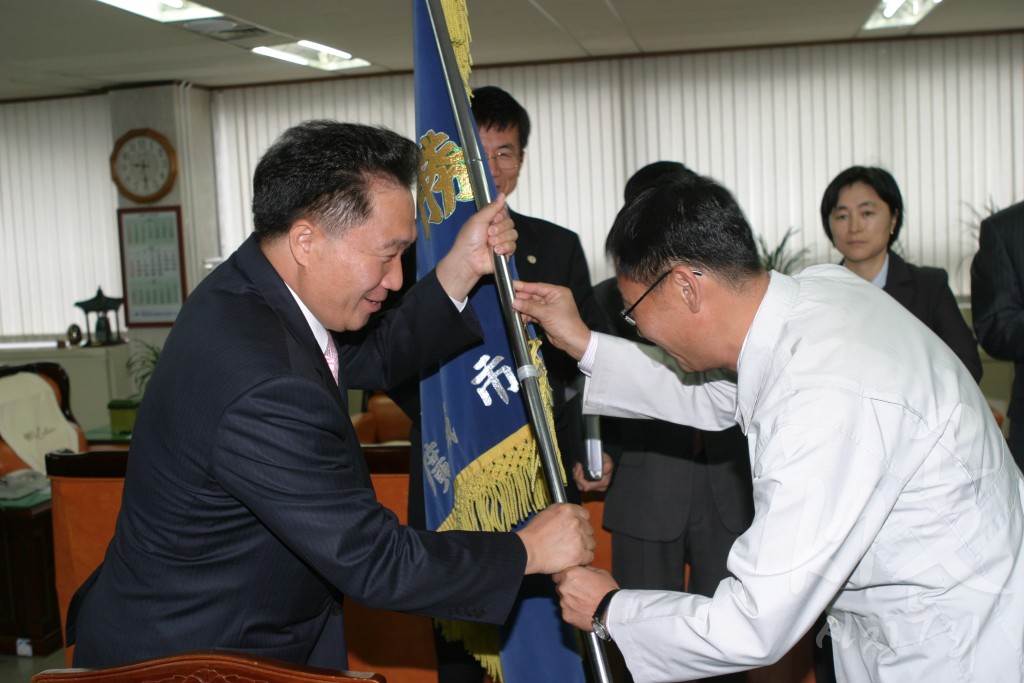 서구청 축구부 우승기 전달식