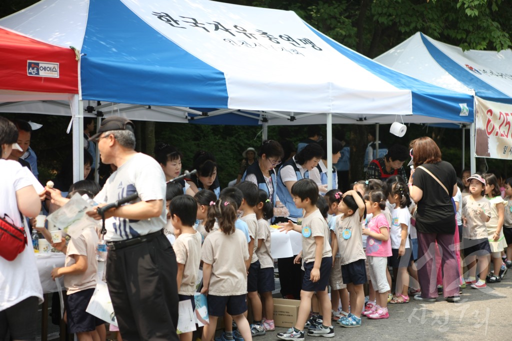 6.25 전쟁당시 음식시식회 및 안보사진 전시회