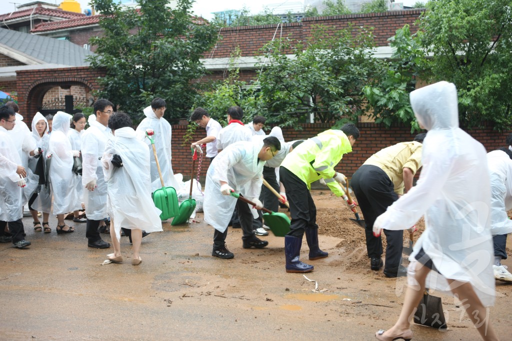 가좌4동 침수지역 복구장면