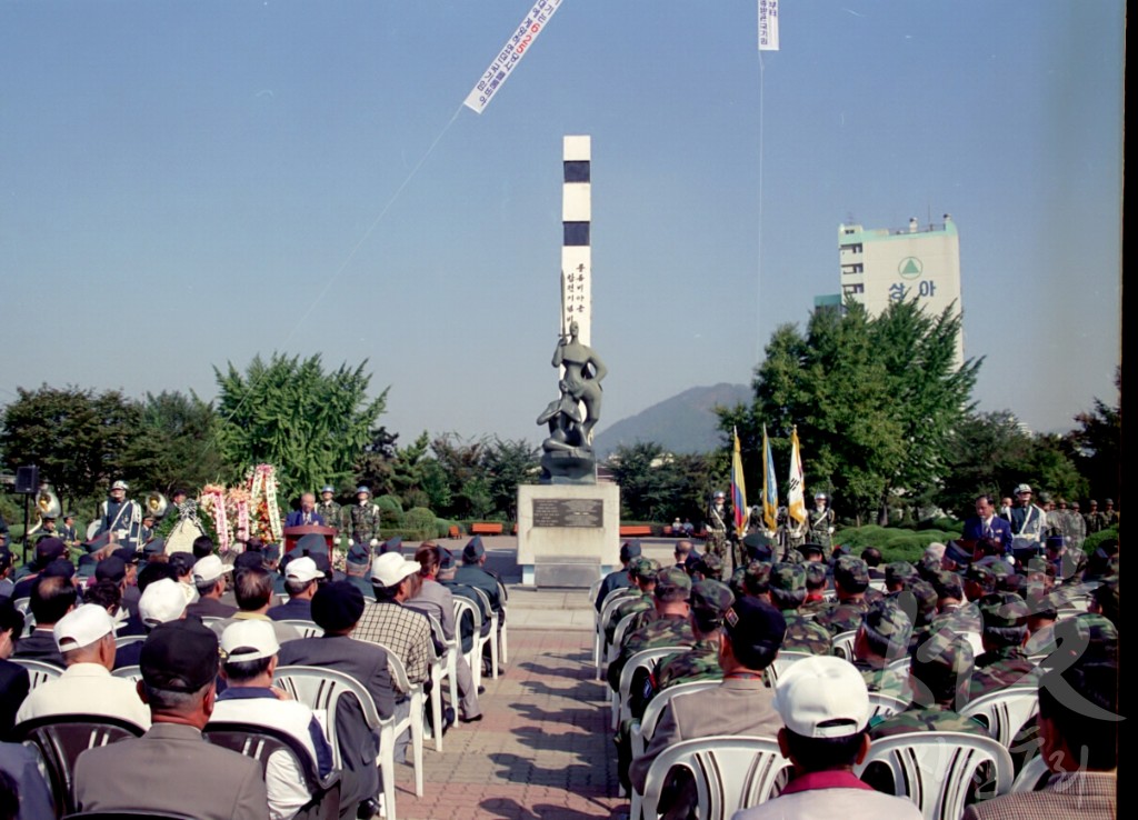 연도별 주요사진 백업_2001년 콜롬비아공원 한국전 참전 50주년 기념행사