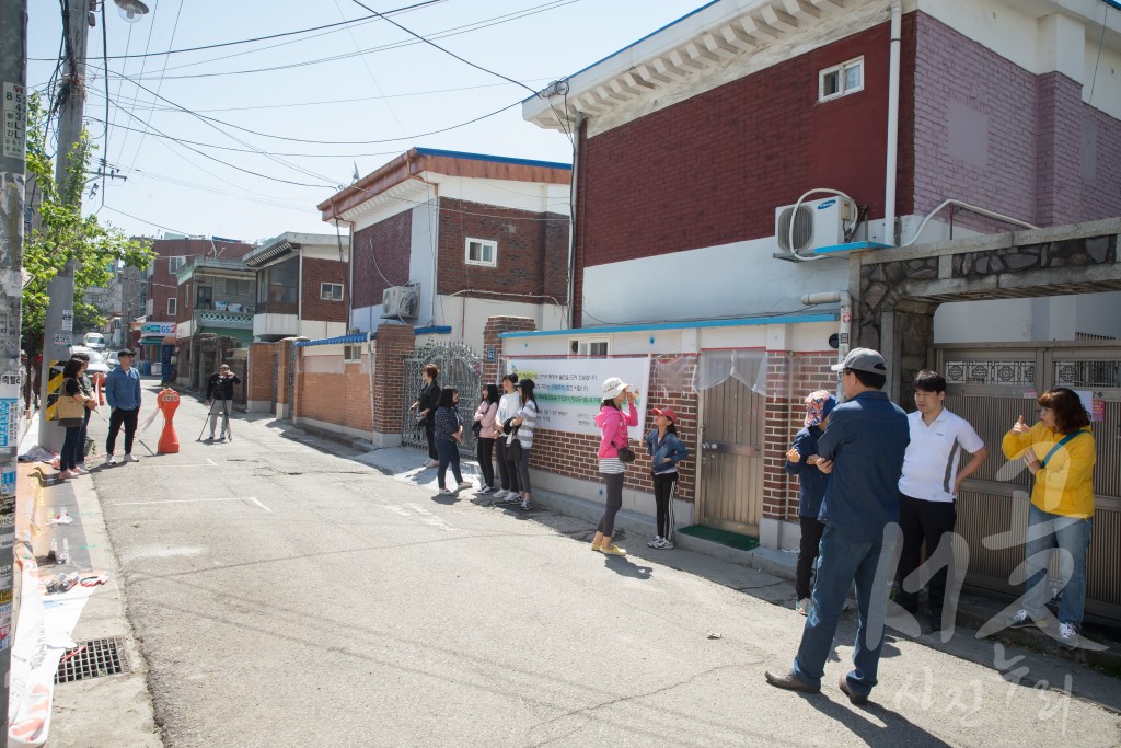 안전한마을 만들기 담장채색작업