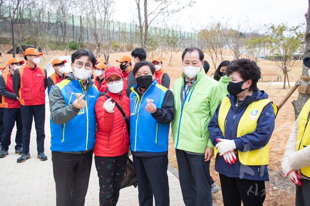 도시바람숲길 공원 나무심기 행사